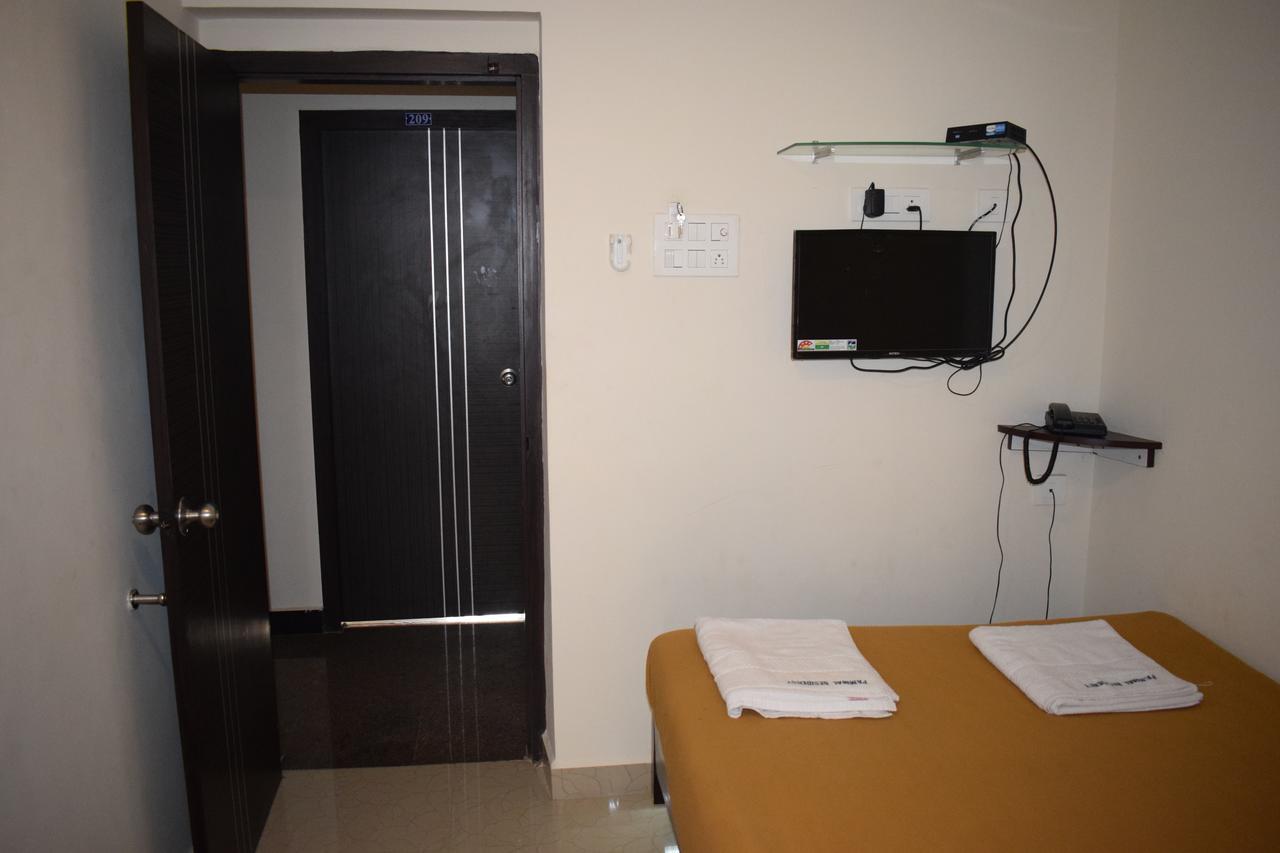Pammal Residency Hotel Csennai Kültér fotó